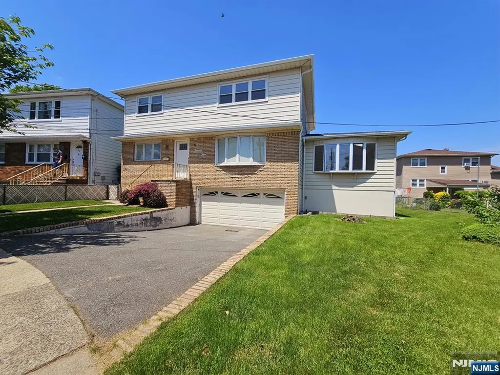 22 Kennedy Court Lyndhurst NJ 07071