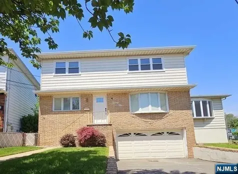 22 Kennedy Court Lyndhurst NJ 07071