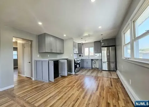22 Kennedy Court Lyndhurst NJ 07071