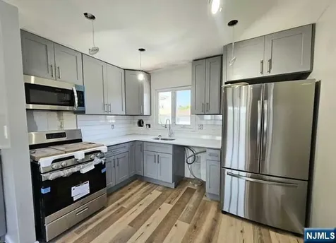 22 Kennedy Court Lyndhurst NJ 07071