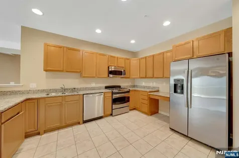 2202 Warrens Way Wanaque NJ 07465