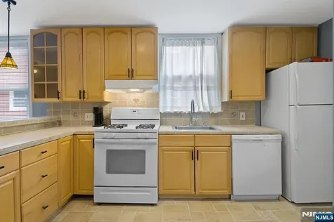 92 Windsor Street Kearny NJ 07032