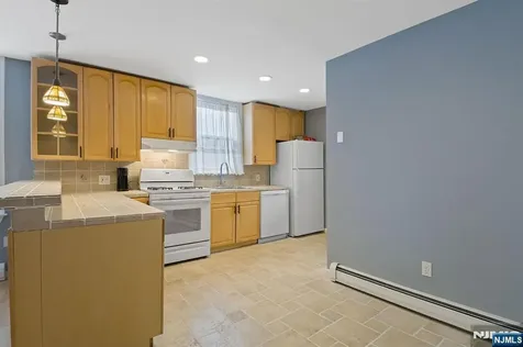 92 Windsor Street Kearny NJ 07032