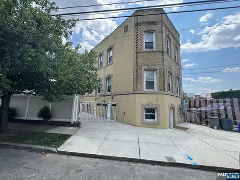 233 Malvern Street Newark NJ 07105
