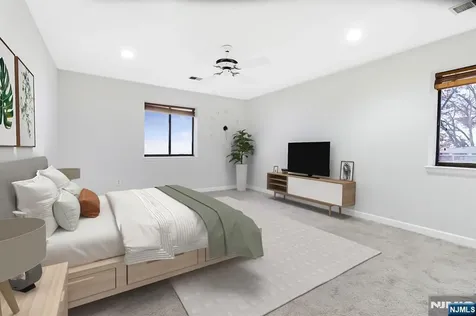 33 Green Valley Court Secaucus NJ 07094