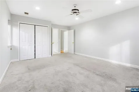 33 Green Valley Court Secaucus NJ 07094