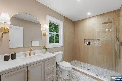 166 Lincoln Street Montclair NJ 07042