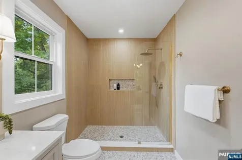 166 Lincoln Street Montclair NJ 07042