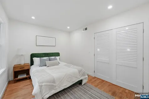 166 Lincoln Street Montclair NJ 07042
