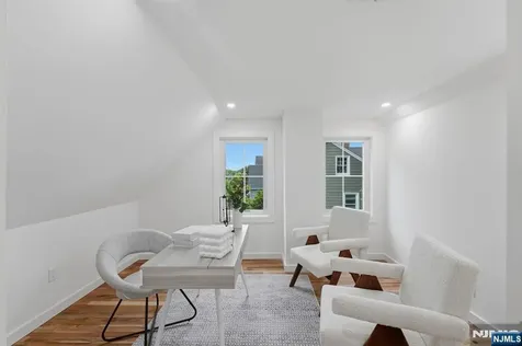 166 Lincoln Street Montclair NJ 07042