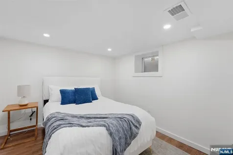 166 Lincoln Street Montclair NJ 07042