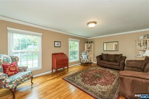 7 Natalie West Caldwell NJ 07006