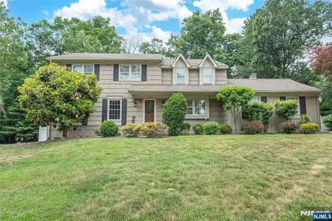 7 Natalie West Caldwell NJ 07006