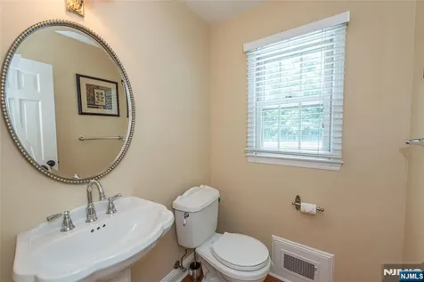 7 Natalie West Caldwell NJ 07006