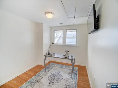 8 Pine Street West Orange NJ 07052