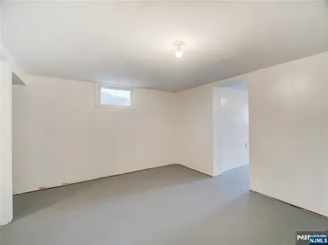 8 Pine Street West Orange NJ 07052