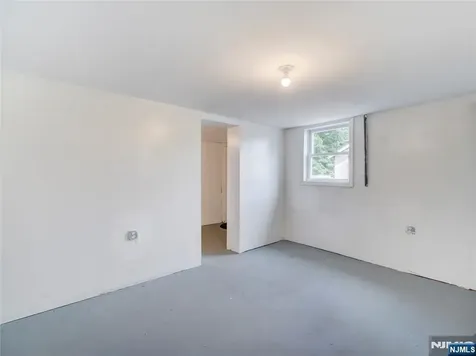 8 Pine Street West Orange NJ 07052