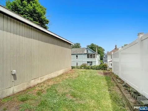 8 Pine Street West Orange NJ 07052