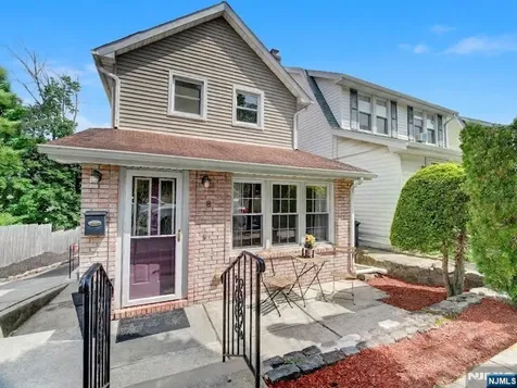 8 Pine Street West Orange NJ 07052