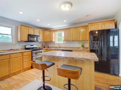 8 Pine Street West Orange NJ 07052