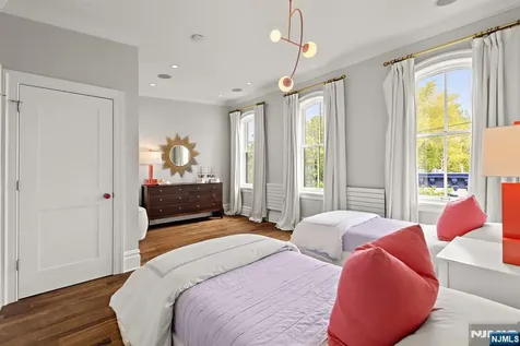 157 10th Street Hoboken NJ 07030
