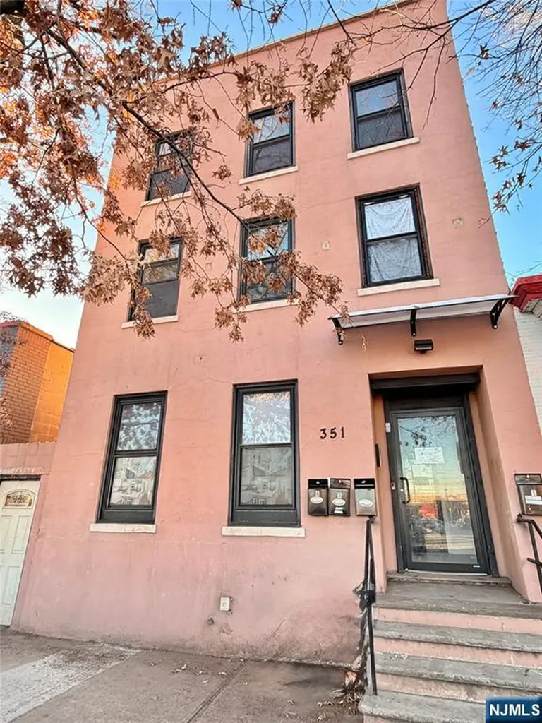 351 Mulberry Street Newark NJ 07102