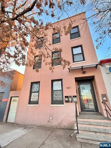 351 Mulberry Street Newark NJ 07102