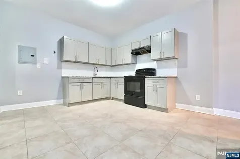 351 Mulberry Street Newark NJ 07102