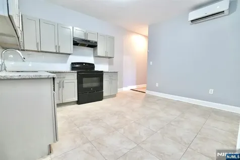 351 Mulberry Street Newark NJ 07102