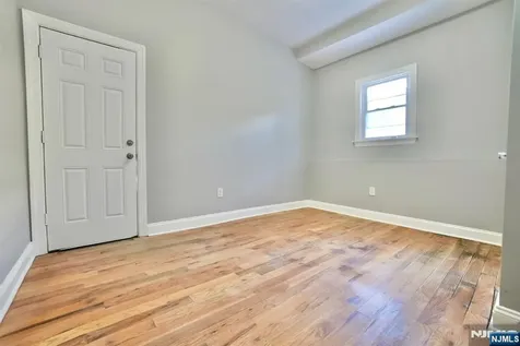 351 Mulberry Street Newark NJ 07102