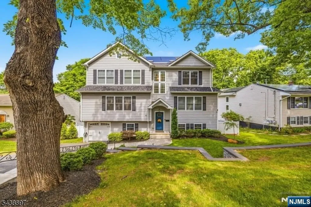 46 Edgemere Road Livingston NJ 07039