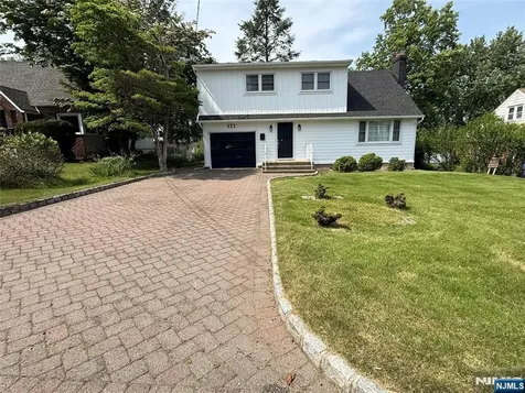 121 Newcomb Tenafly NJ 07670