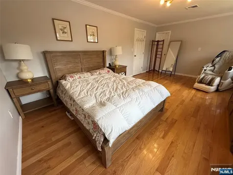 121 Newcomb Tenafly NJ 07670