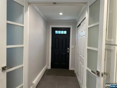 121 Newcomb Tenafly NJ 07670