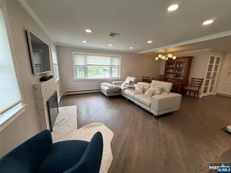 121 Newcomb Tenafly NJ 07670
