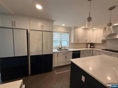 121 Newcomb Tenafly NJ 07670
