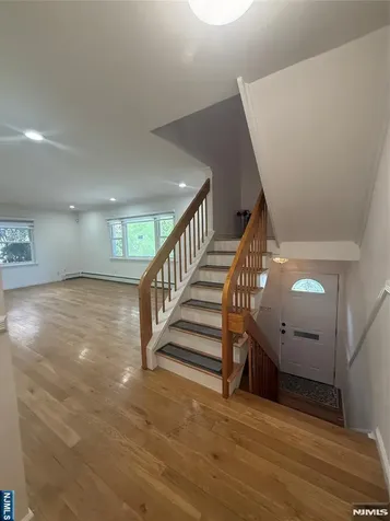 31 Hooks Lane Edgewater NJ 07020