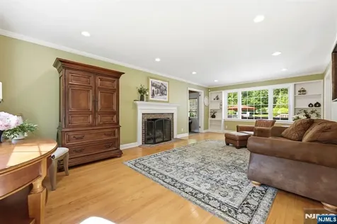 62 Fells Road Verona NJ 07044