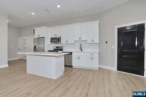 385 Passaic Avenue Lodi NJ 07644