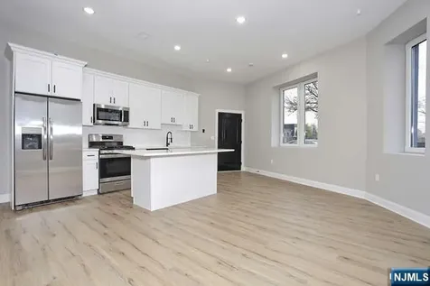385 Passaic Avenue Lodi NJ 07644