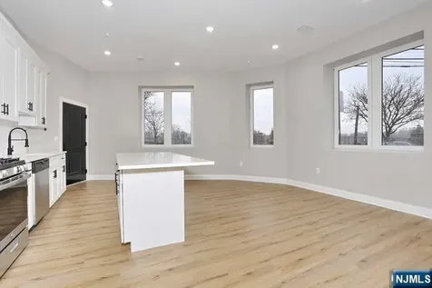 385 Passaic Avenue Lodi NJ 07644