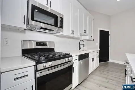 385 Passaic Avenue Lodi NJ 07644