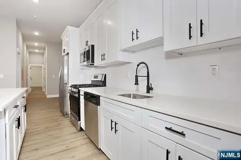 385 Passaic Avenue Lodi NJ 07644