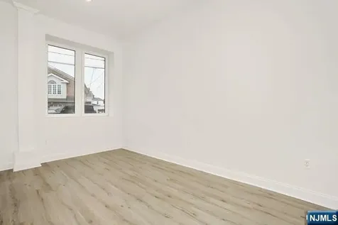 385 Passaic Avenue Lodi NJ 07644