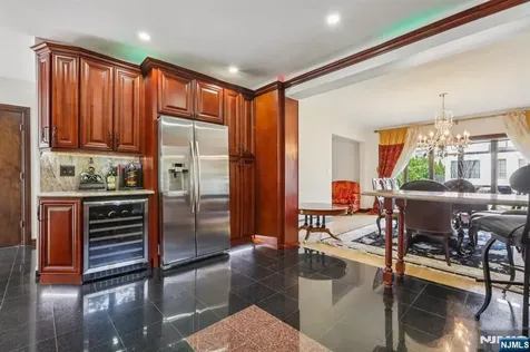 1060 Briar Way Fort Lee NJ 07024