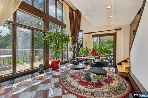 1060 Briar Way Fort Lee NJ 07024