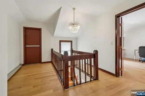 1060 Briar Way Fort Lee NJ 07024