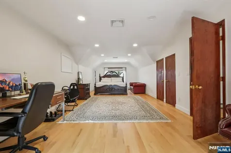 1060 Briar Way Fort Lee NJ 07024