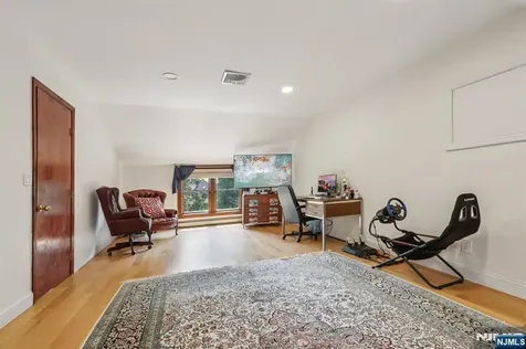 1060 Briar Way Fort Lee NJ 07024