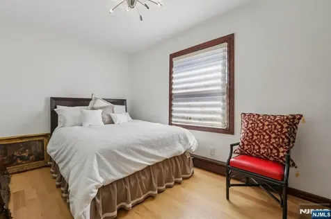 1060 Briar Way Fort Lee NJ 07024